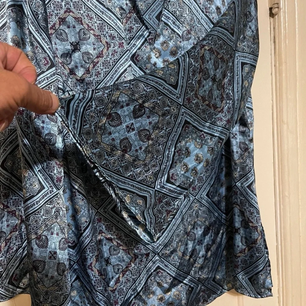 Lane Bryant Satin Popover Tunic Top Size 14 /16Blue Paisley Peasant Flare Sleeve - Picture 8 of 10